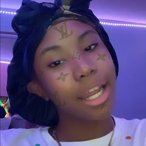 Meet your Posher, Korrine